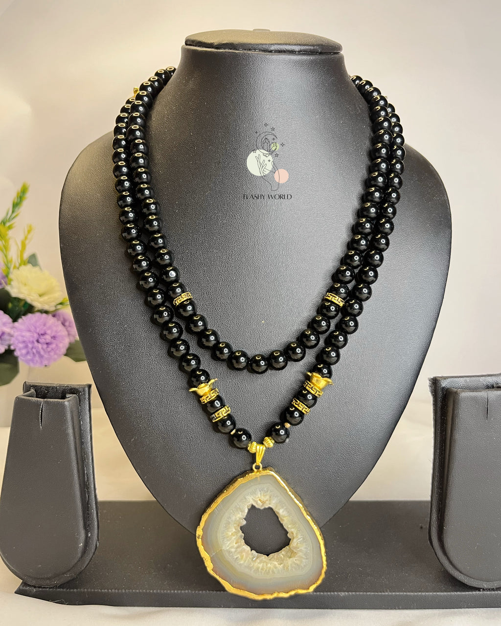 Layered Black Obsidian Necklace with Gold-Plated Agate Pendant – Natural Stone Healing Jewelry for Protection & Style