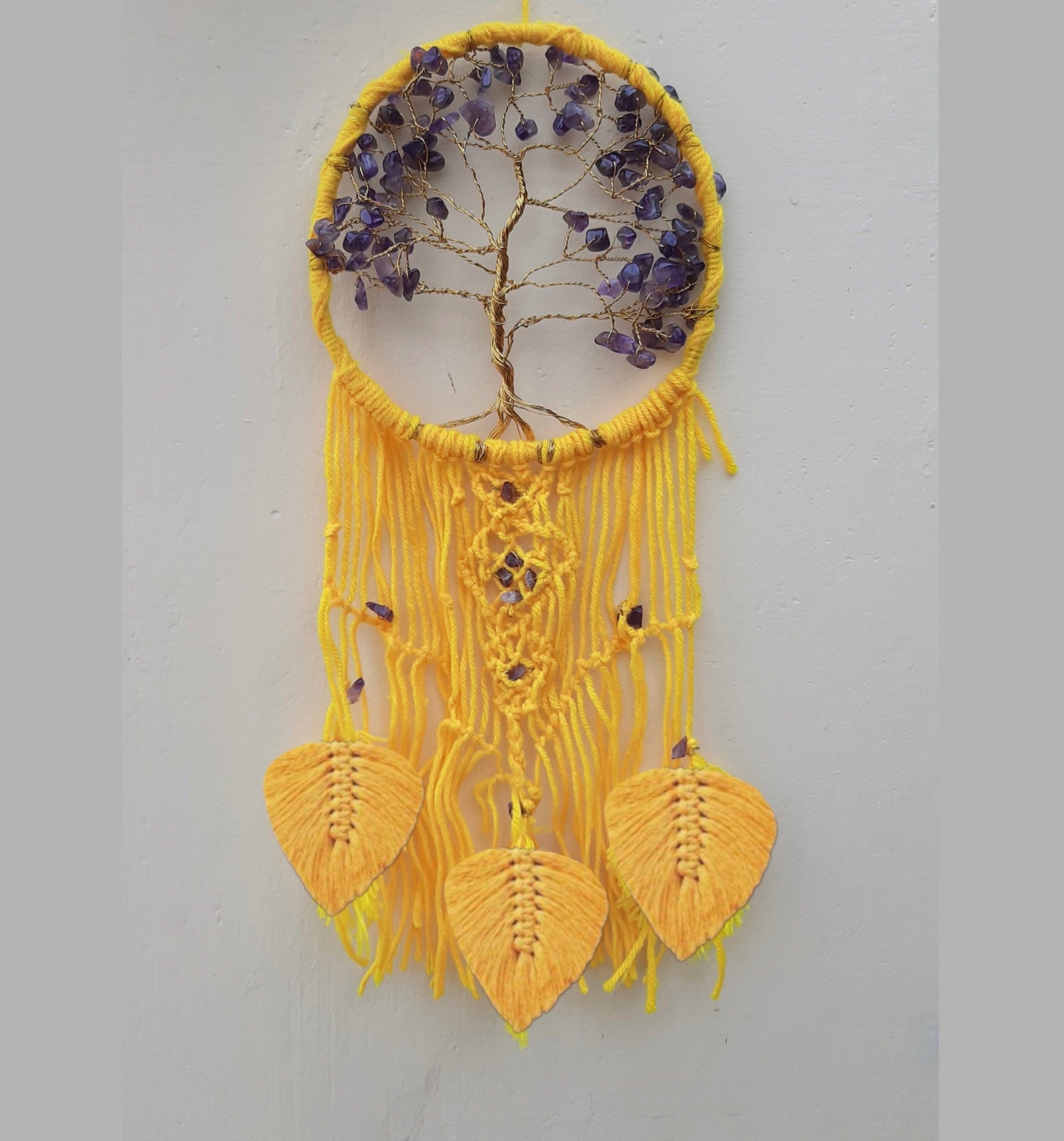 Amethyst Tree of Life Dream Catcher – Handmade Crochet Dream Hanger with Wool Tassels & Healing Crystal Stones | Boho Room & Dorm Decor Gift for Positive Energy